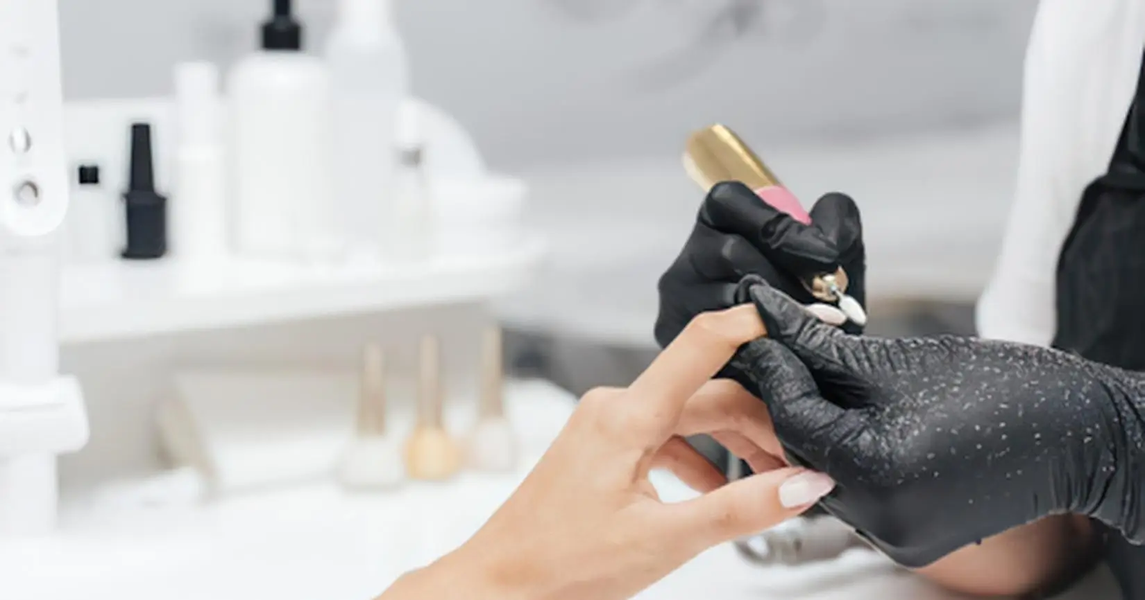 Basic, low-cost nail salon interior